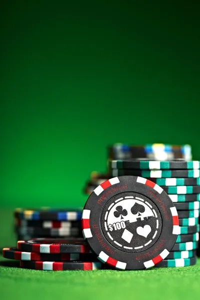 Diamond Empire slot game interface showing five reels and gemstone symbols
